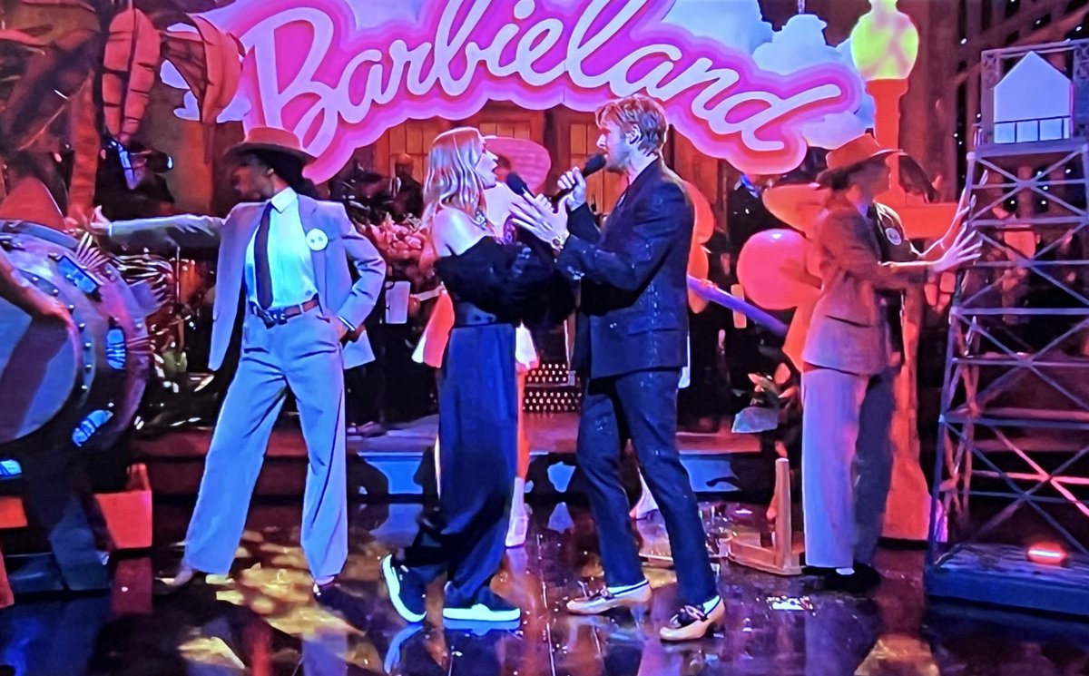jill_millander's tweet photo. Can Ryan Gosling please host #SNL every week?? 😂😂 EPIC opening! https://t.co/LYMuohlEmv