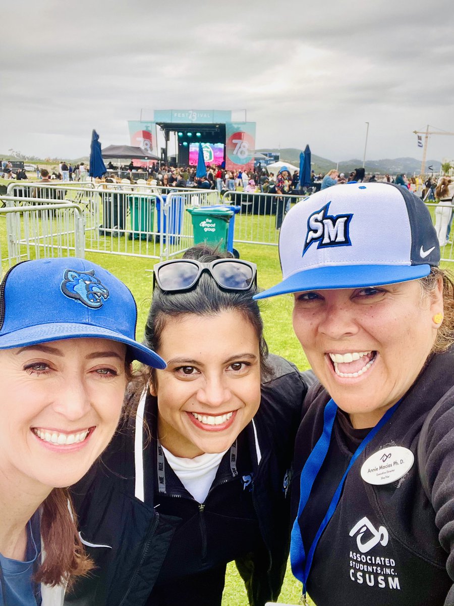 vpsadiaz's tweet photo. The energy at today’s Festival 78 was contagious! We had over 5,000 students attend and enjoy great music, food, cotton candy, arts and crafts and more. Big shout out to @ASI_CSUSM for hosting such a successful event for our students. https://t.co/3IAON5owPy