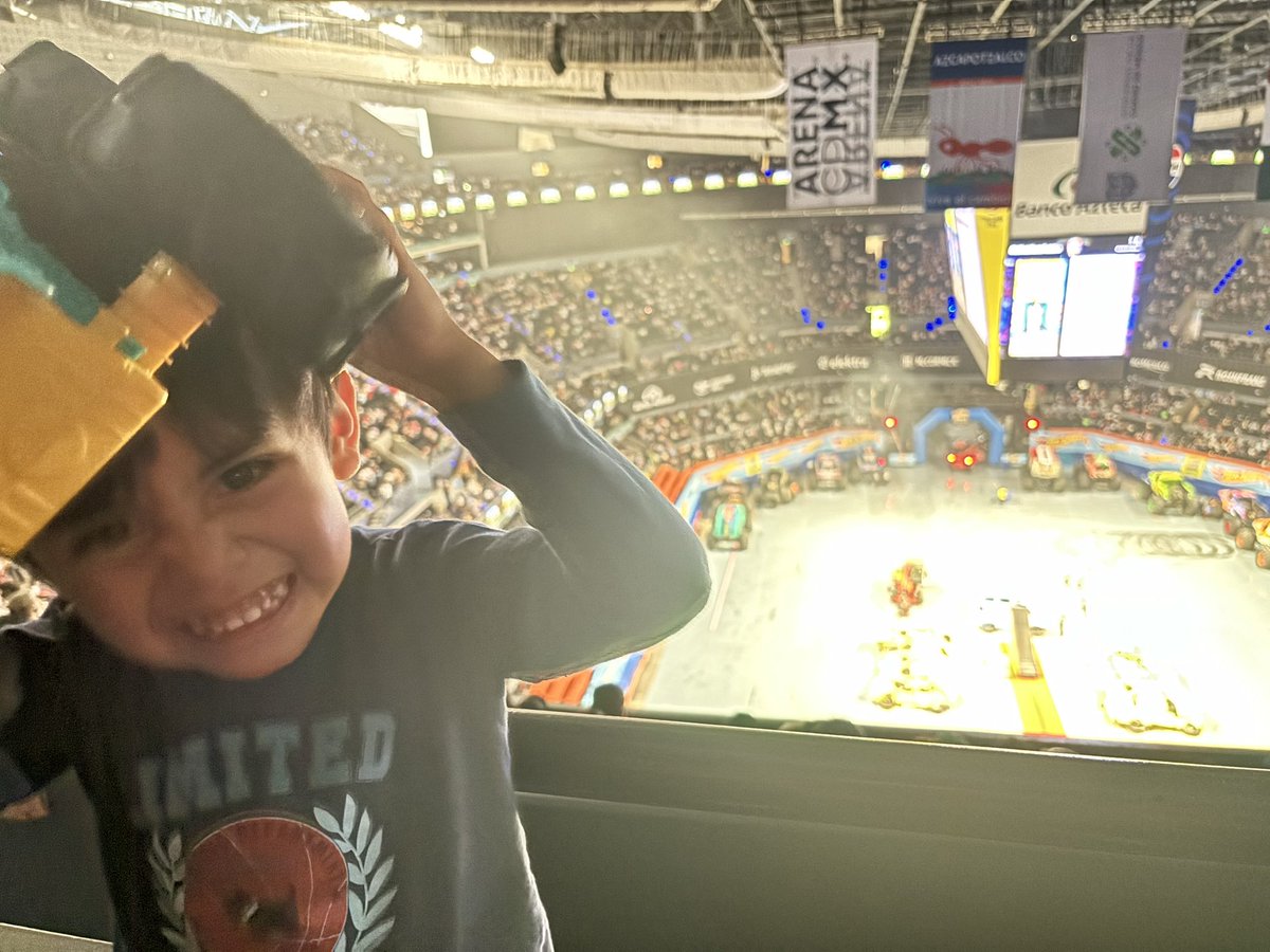 _adyz_'s tweet photo. #hotwheelsmonstertruckslive https://t.co/2BbdgjhMp3