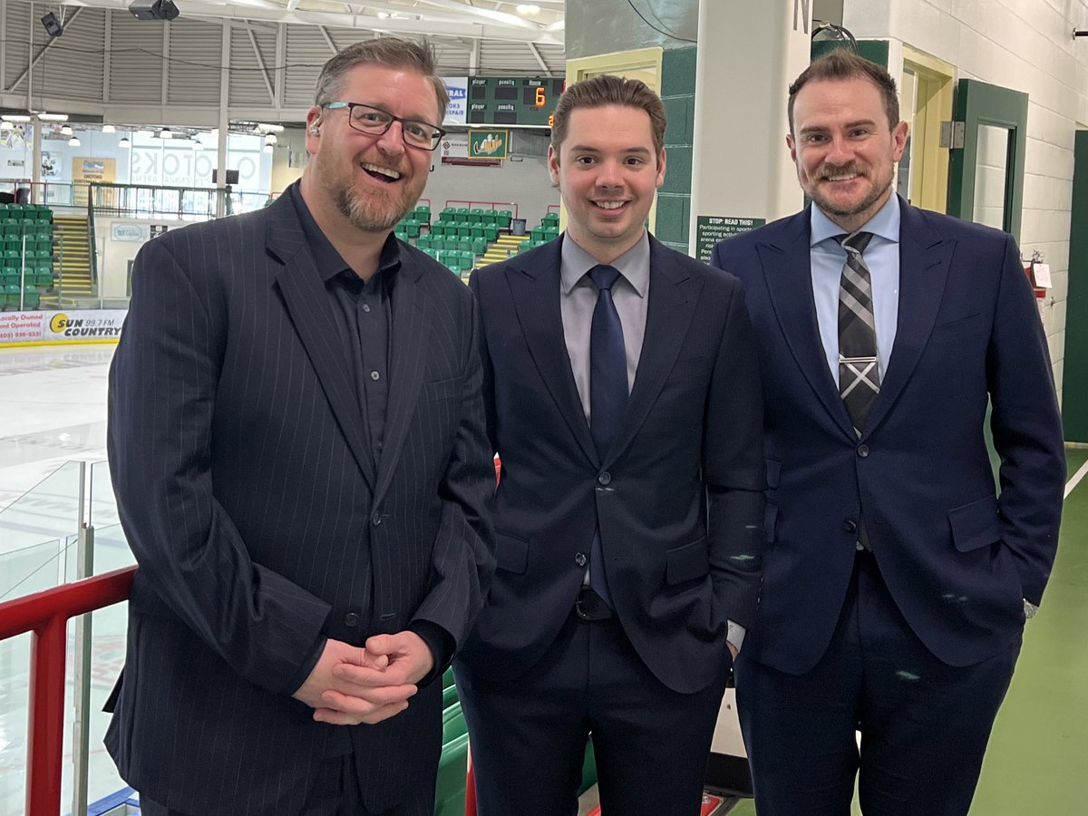 Final @sgsaints broadcast of the season with these two tonight. What a terrific season. Thanks to @BEwanchyshyn and @Wowksy for welcoming me to the broadcast this year! Time to research some more home towns. @4vengeancemedia @BCHockeyLeague #HockeyLife #Playoffs