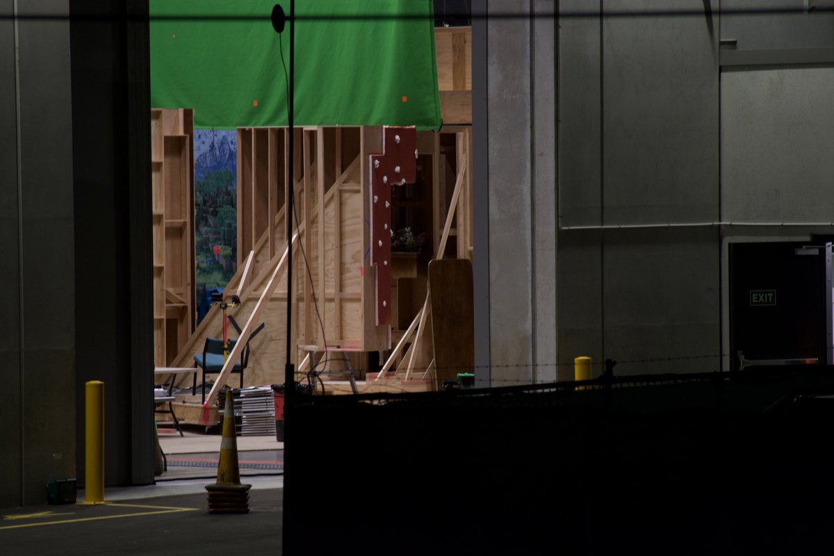 joshspace2's tweet image. Possible mushroom blocks for the ‘MINECRAFT’ Movie and another set backdrop