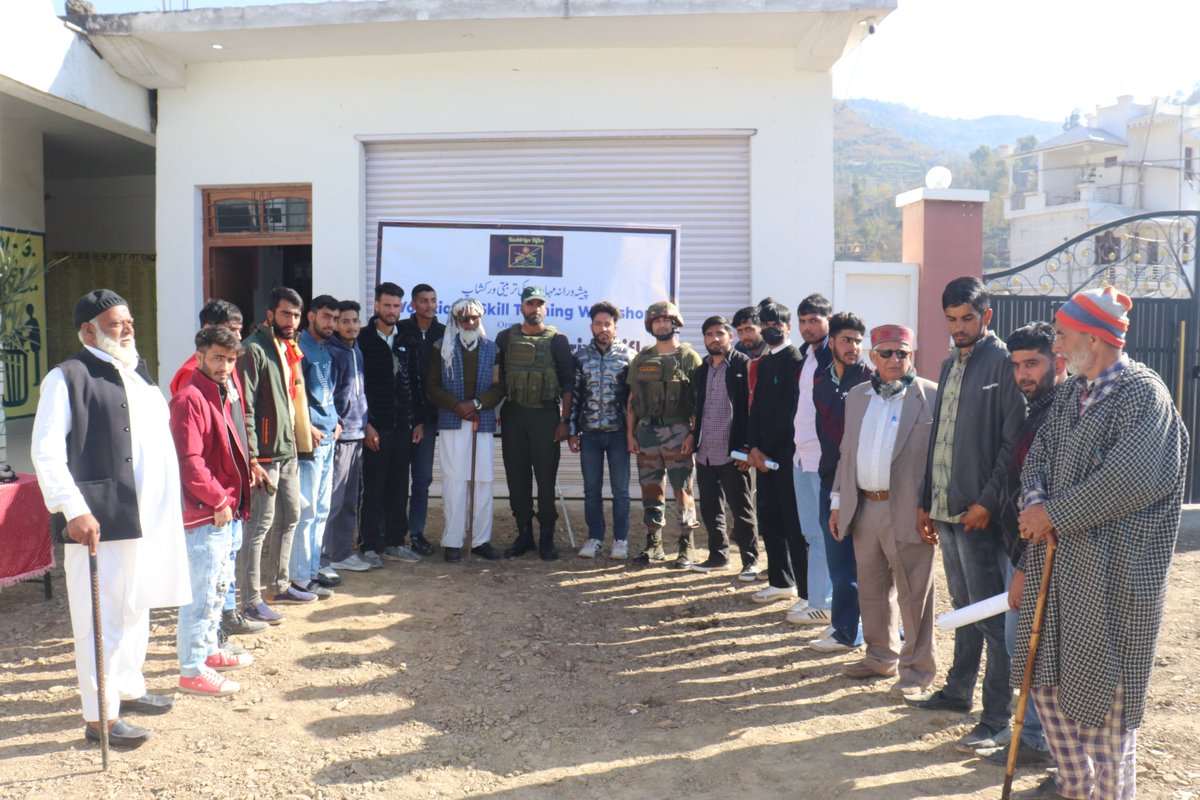 Graduation ceremony of Skill Training at Rajauri! Rashtriya Rifles Officers from Ind Army were invited alongside senior citizens, Sarpanches, and Block Development Officer. Dedication leads to excellence ! #BadaltaJK