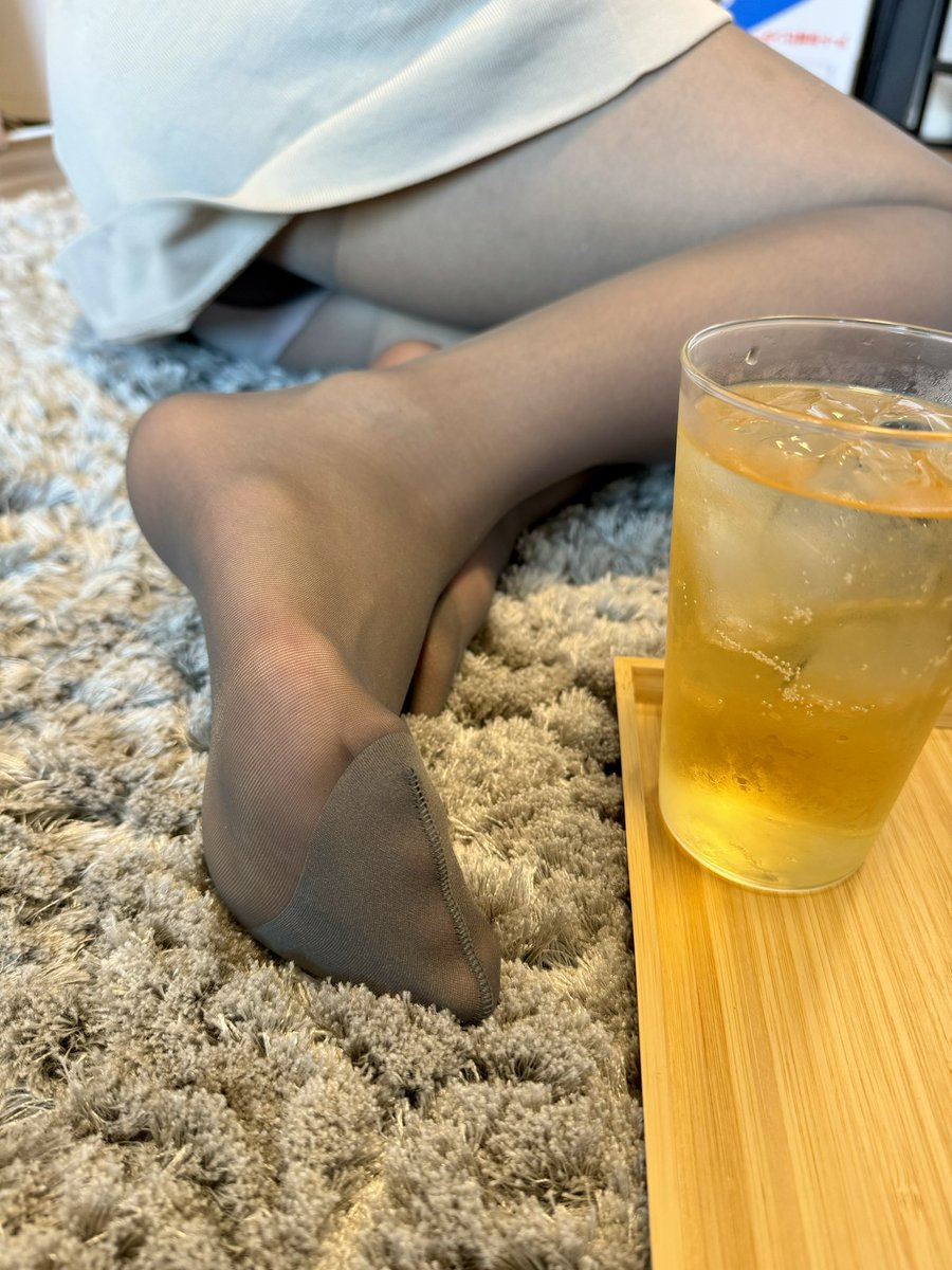 こんにちは、いいお天気ですね☀️
明日お引越しのため、私はお家🏠
全然はかどらず、お昼から飲み始めてしまいました🍻😅 https://t.co/AVXiQPOWGF