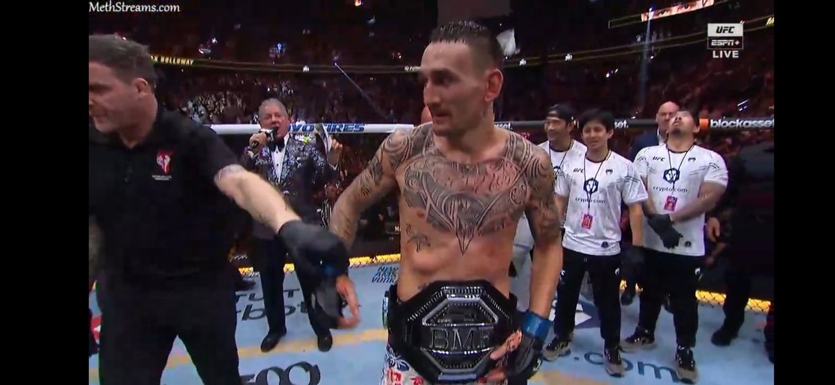 R1:Holloway R2:Holloway R3:Holloway R4:Gaethje. R5:Holloway. 5-1. Winner: Max 'Blessed' Holloway. Winning Method: KNOCKOUT AND THE NEW BFM CHAMPION #UFC300 #UFC #MMATwitter