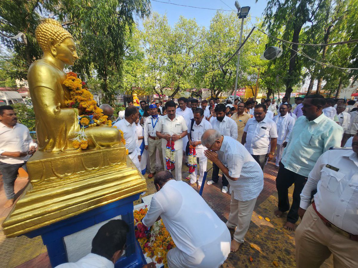 क्रांतिकारी जय भीम साथियों.

J A I   B H I M