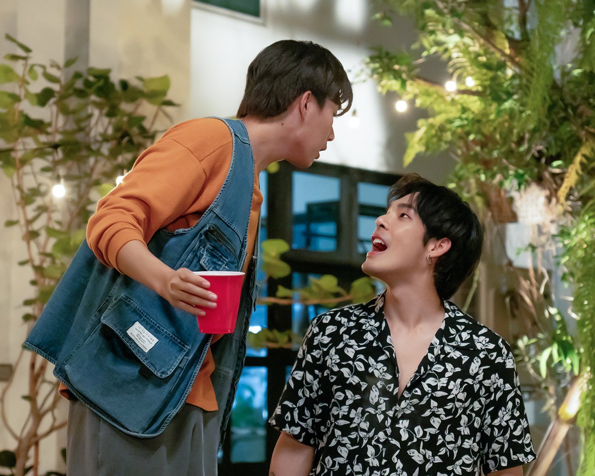 FandomMobileApp's tweet photo. การแข่งขันต้องมีคนแพ้ แต่ไม่แน่คนแพ้อาจจะเป็นเรา 🌝

#DeepNightEP6 

ดูออนไลน์เวอร์ชัน UNCUT ได้แล้วตอนนี้
บนแอป #iQIYI และเว็บ https://t.co/4zpba7EDIz ที่เดียวเท่านั้น

#DeepNightTheSeries 
#คืนนี้มีแค่เรา
#DeepNightOfficial
#DeepNightมี8EP https://t.co/M8XawZ1UxX