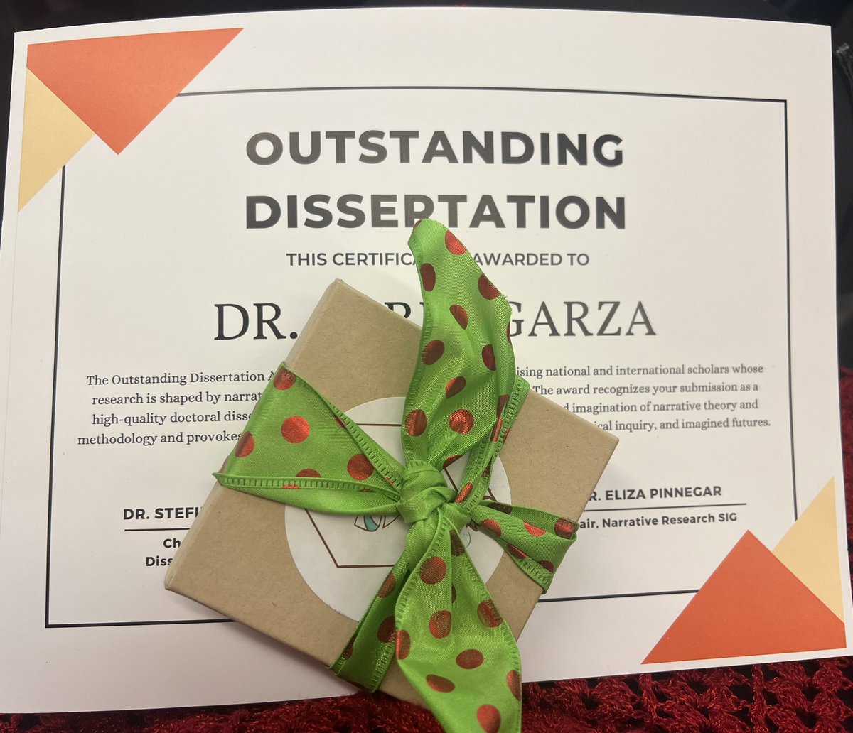 #AERA24 came with the Outstanding Dissertation Award from the Narrative Research SIG! Over the moon, excited and honored 🤍