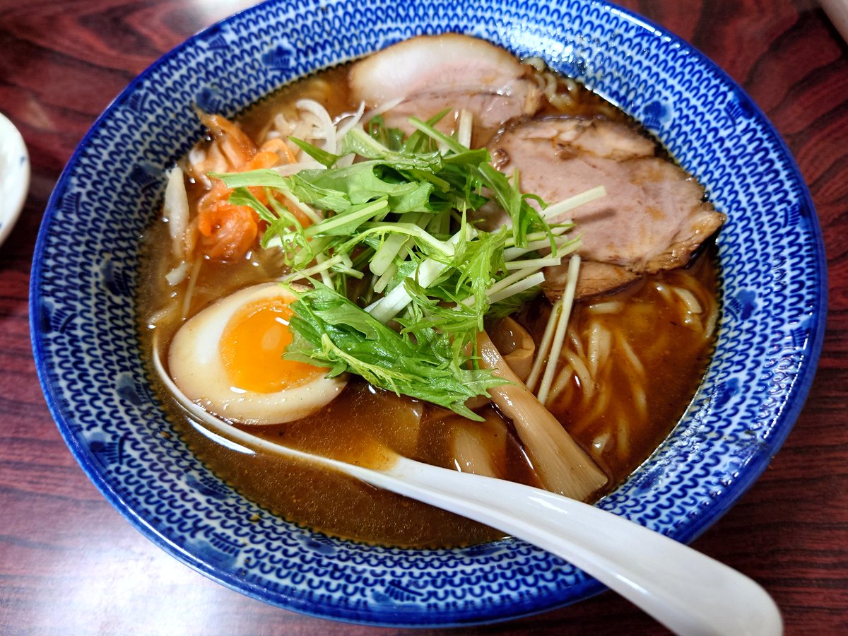 昨日は伊豆の「あまからや」さんまでラーツー🍜
スパイ醤油ラーメン、癖になる旨さでした！再訪決定！
お店までは伊豆スカイラインで向かいましたが、霞がかかっててちょっと残念な景色でした