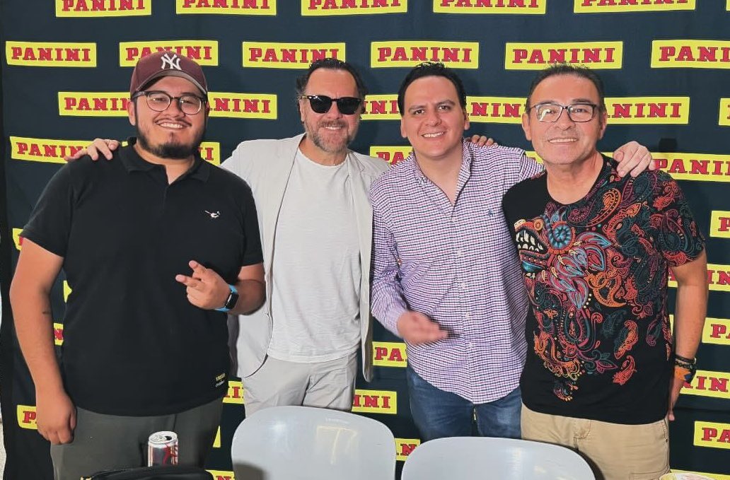 Hoy en <a href="/PaniniMangaMx/">PaniniMangaMx</a> Mundo E