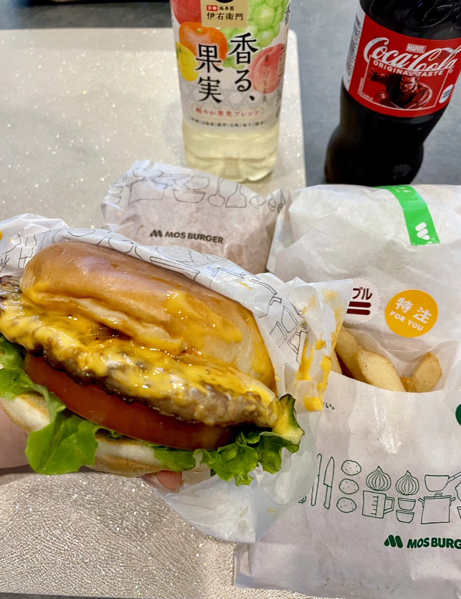 モスバーガー❣️ランチ❣️お持ち帰り❣️（とびきりチーズバーガー🍔テリヤキバーガーパティ２倍ソース多め🍔フィレオフィッシュバーガー🍔ポテト🍟）💦