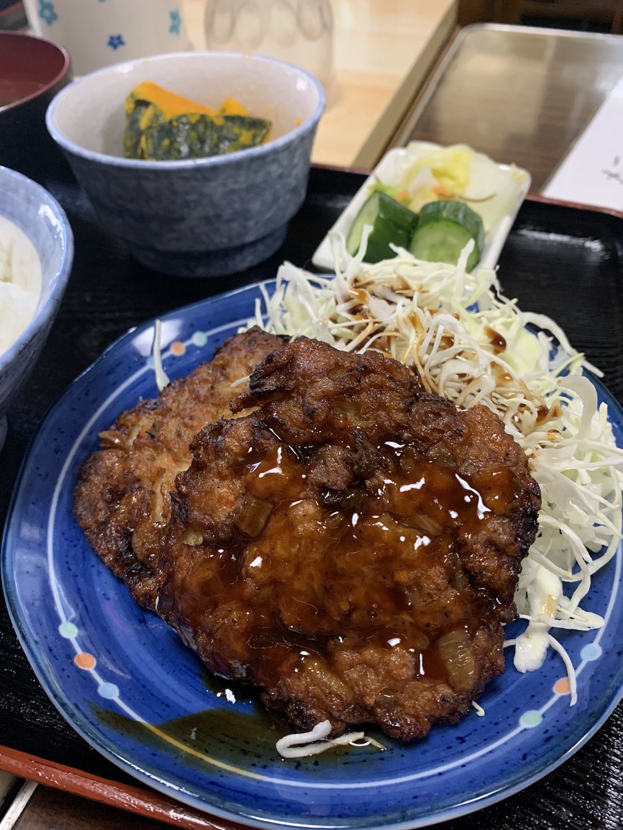 sakasafuji's tweet photo. 熱海で浪漫💕
イカメンチうまうま🦑
#repoc
#グラスホッパー https://t.co/F6AeML3Bkn