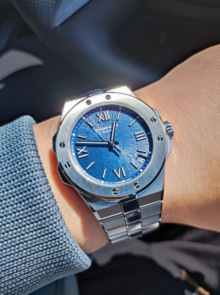 やっぱりこの文字盤は唯一無二やね

#Chopard
#ショパール
#アルパインイーグル
#腕時計好きと繋がりたい