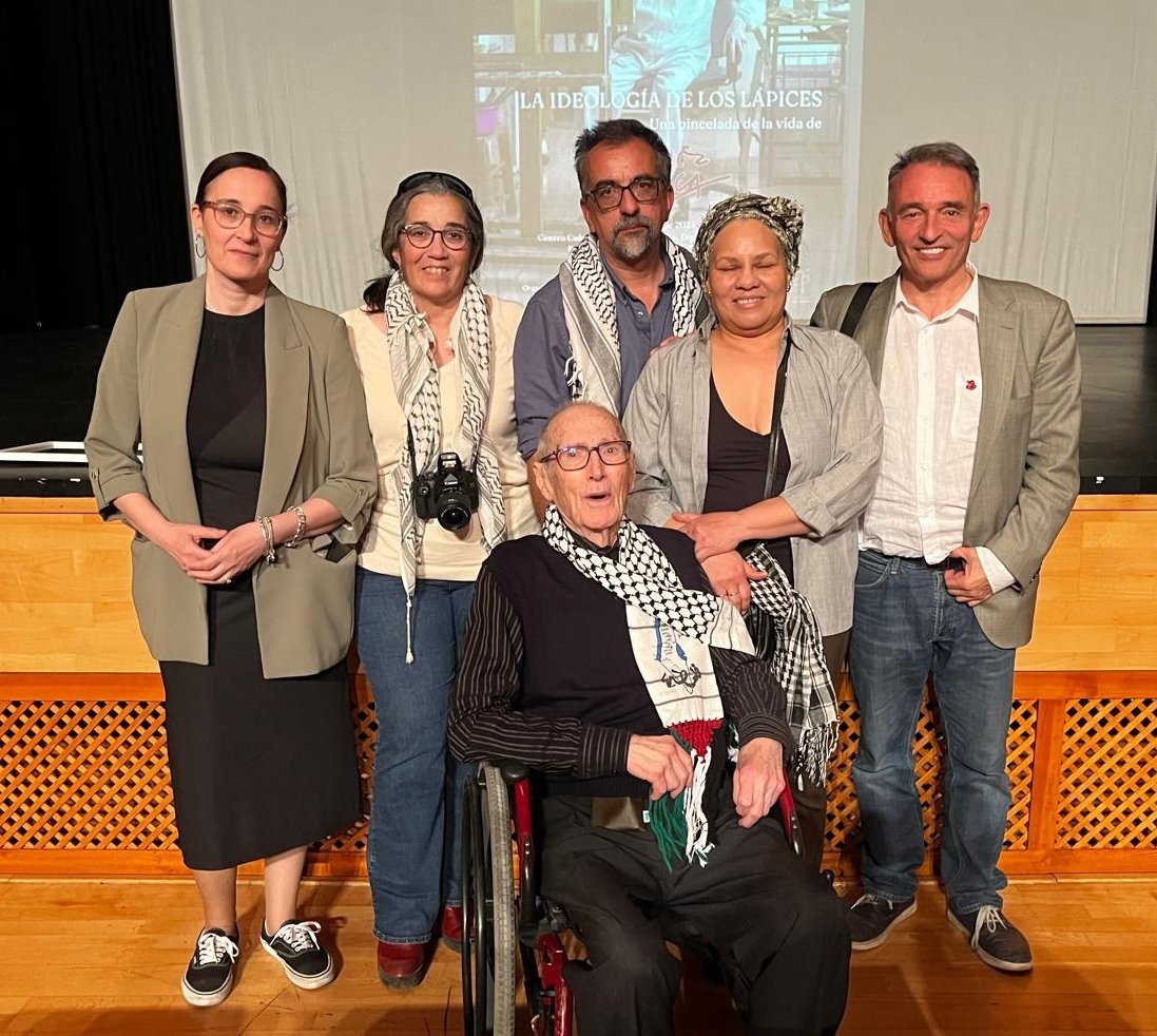 Excelente homenaje de @IUGranadaPr y @pcagranada a nuestro irrepetible artista y camarada Andrés Vázquez de Sola. Sus dibujos inmortalizan los valores republicanos de grandes personas que lucharon por mejorar este mundo y darnos mas derechos. Muchas gracias por tanto Maestro!!