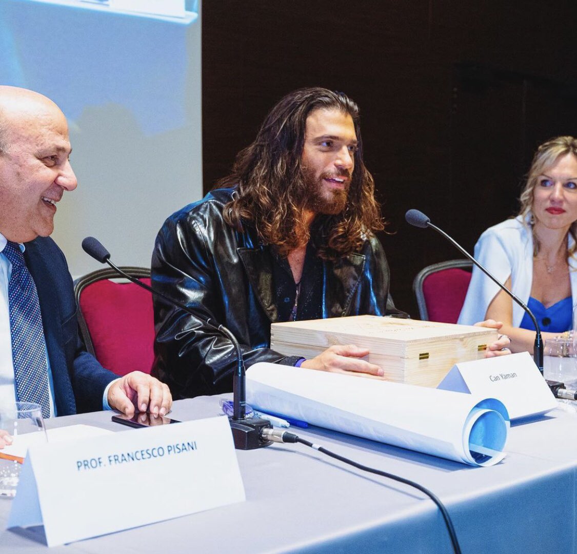 CAN YAMAN OFFICIAL (@canyaman453) on Twitter photo 