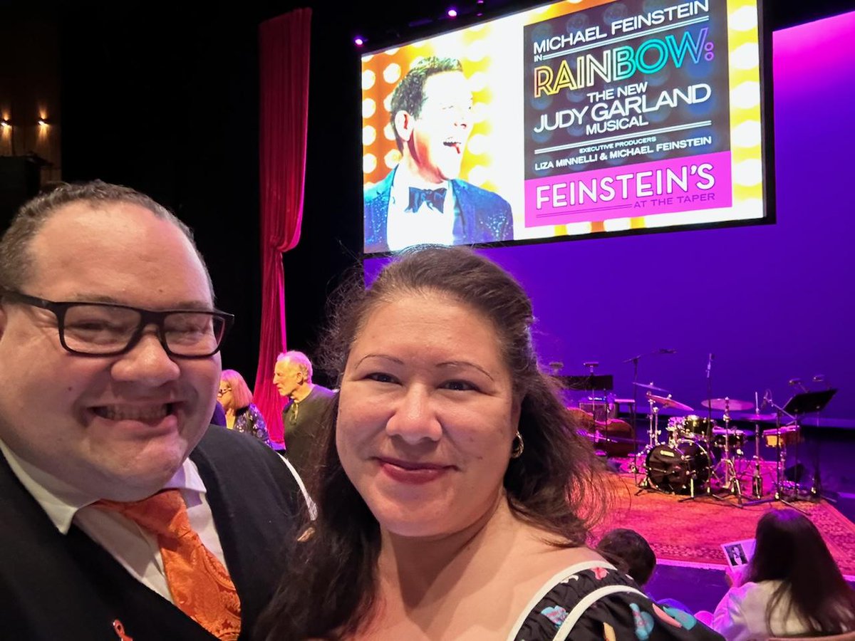Having a great time at @MichaelFeinstei show at @CTGLA ❤️🩷🧡💛💚💙🩵💜❤️🩷🧡💛💚💙🩵💜