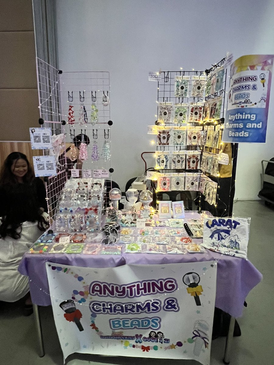 nunucheekies's tweet photo. Get a chance to win a CARAT NANA TOUR SHIRT when you visit our booth! Just take a snap of our set up and qrt this tweet with the photo you took 💗 Giveaway will end at 4pm today 🥰 https://t.co/KFJpCWxzRy