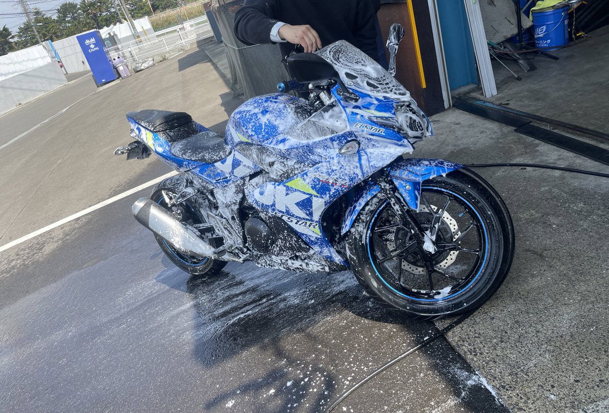 koki20021221's tweet photo. 家では出来ないから洗車すごい助かる🙏👏

ピカピカにしてもらったし今年もいっぱい走るぞ✨ https://t.co/nVw1f7q14P
