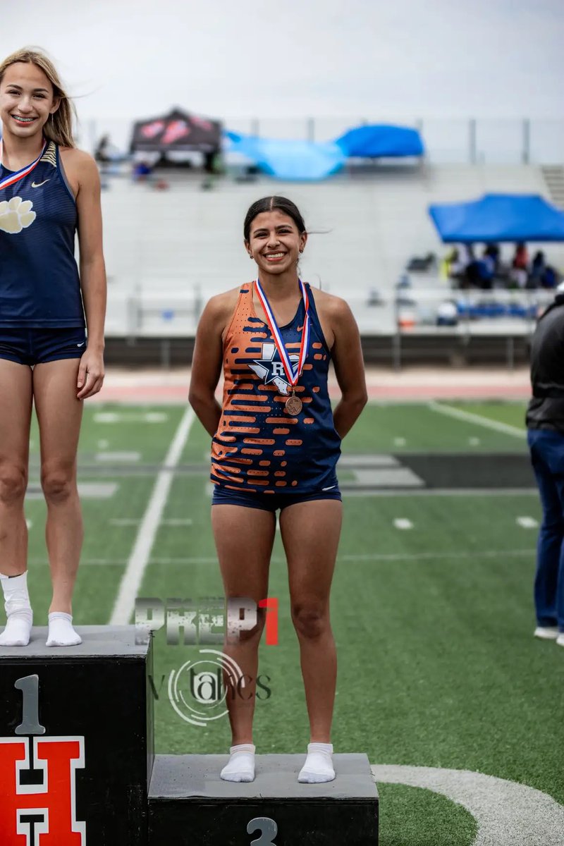 5 medals and onto regionals!! 🥉- TJ 🥈- 100H 🥉- LJ 🥈- 300H 🥉- 4x100 @april_rezaRMS @CoachAyalaRHS @Track_RHS