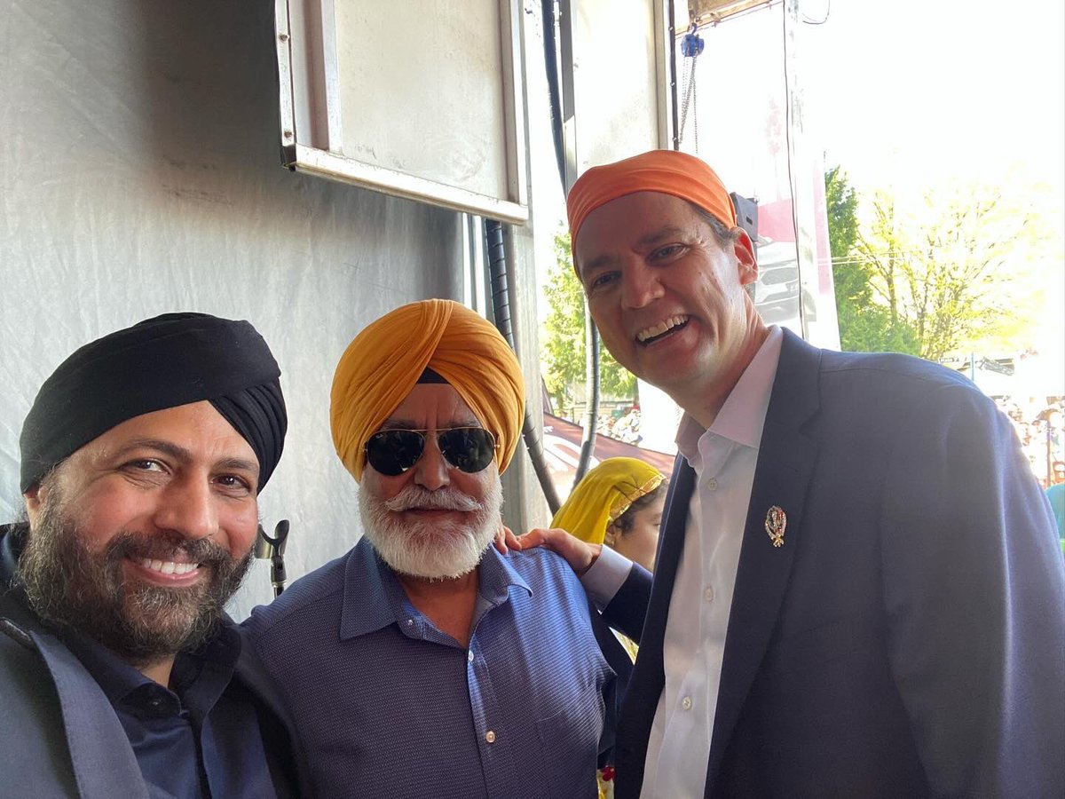 Happy Vaisakhi. 325 years since Guru Gobind Singh Ji made that fateful decision. So grateful to be a part of a spiritual tradition of empathy, social and political justice and selfless service, What a phenomenal day with @Dave_Eby and my colleagues.