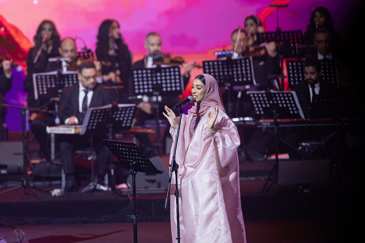 ColorsOfRiyadh's tweet photo. الفنان عبادي الجوهر و الفنانة زينة عماد والفنان عبدالله المستريح اثناء إحياءهم لحفل هيئة الترفيه ضمن فعاليات العيد من تنظيم شركة #روتانا @RotanaLive 
@abadialjohar1
@zenaemaad 
@Almestrih https://t.co/EnpYyDJMrF