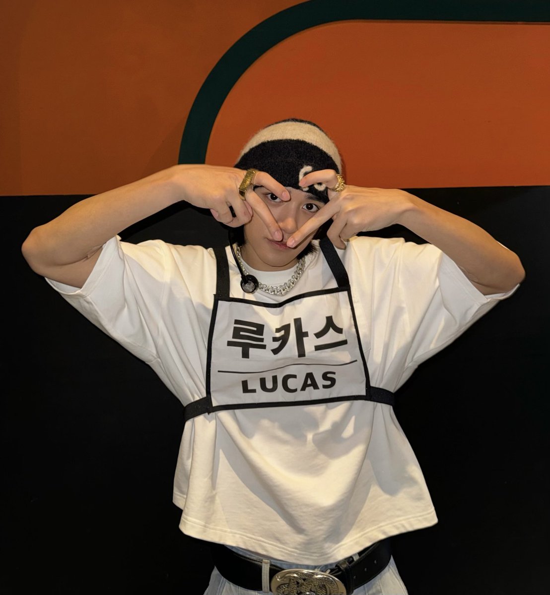 lucas_official's tweet photo. 🫶🦁✌️

➫ https://t.co/XeI0Mq32qn

#LUCAS #루카스 
#Renegade #LUCAS_Renegade 
#MCOUNTDOWN #엠카운트다운 #엠카 https://t.co/SryDmlk3Ny