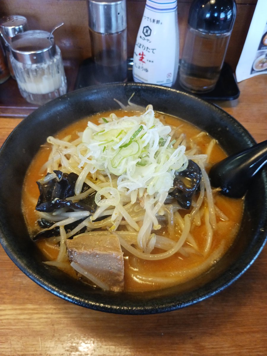 飯能市
百烈軒
オロチョン　大盛

暑いからラーメン屋は空いてますな