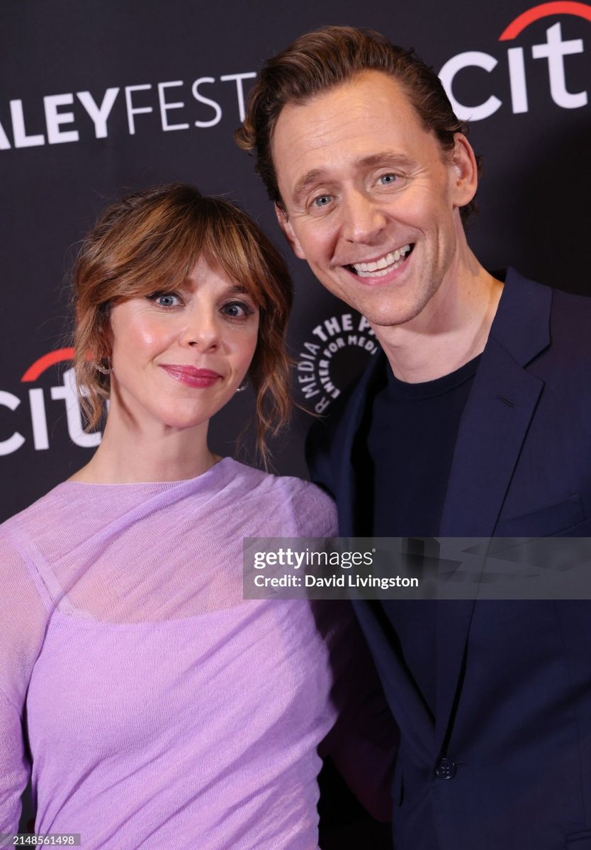 TomHidFansLATAM's tweet photo. ¡Estos dos son una bomba estando juntos!
Más de Tom junto a Sophia la noche de hoy en la alfombra roja de el Ppaley Fest en Los Angeles.
📸 : David Livingston.
#tomhiddleston #sophiadimartino #PpaleyFest #Loki #LokiSeries #LokiWednesdays #godofmischief #LokiSeason2 https://t.co/VwkH3d8WpU