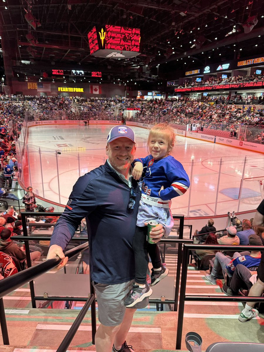 MrRandyWatson8's tweet photo. @PHNX_Coyotes Kiddos first ever road trip to a hockey game!  Huge fan of howler and the Coyotes fans were nothing but incredible to my daughter all game!! https://t.co/UxS4Bz13T3