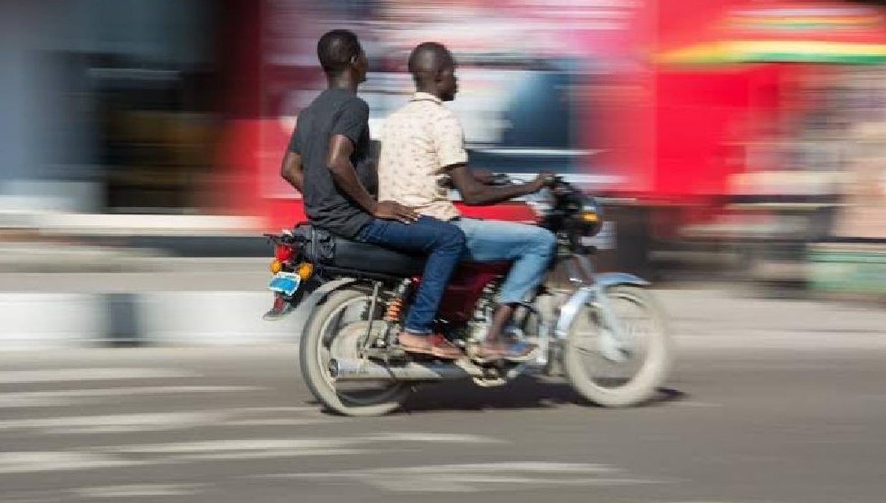 Boda guy :Okimanyi nti Olutalo lwa Iran ne Israel lwavudde ku Kenzo kwagala minister Me:Fumita embozi Kigozi 😂