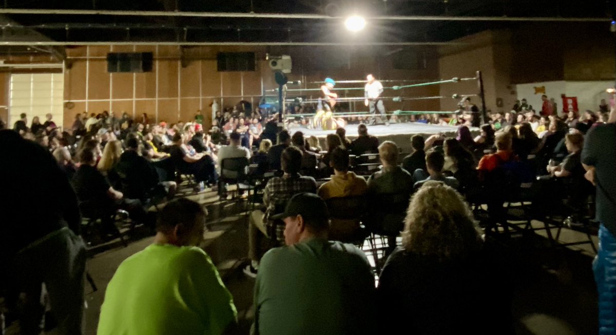 Couldn’t get a good, wide-enough shot to capture the over 600 fans in attendance for @doaprowrestling tonight! #DOAPortslamdia