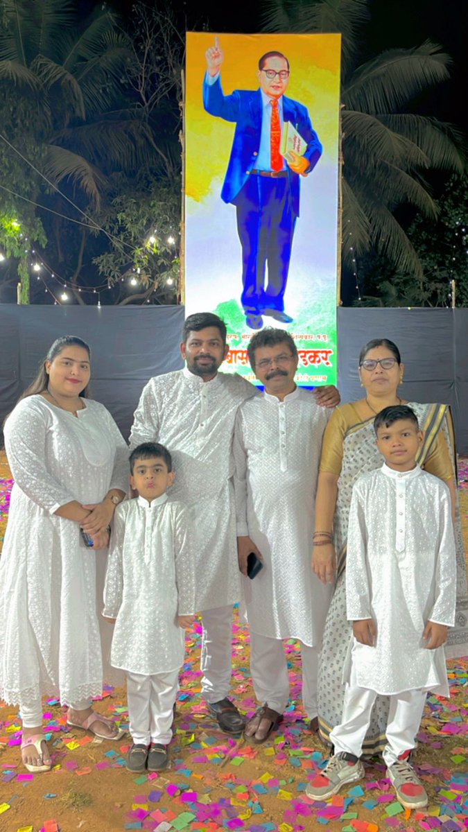 dspandagale's tweet photo. #BabasahebAmbedkar उद्धरली कोटी कूळे भिमा तूझ्या जन्मामूळे🙏💐 https://t.co/pFANABAnuy