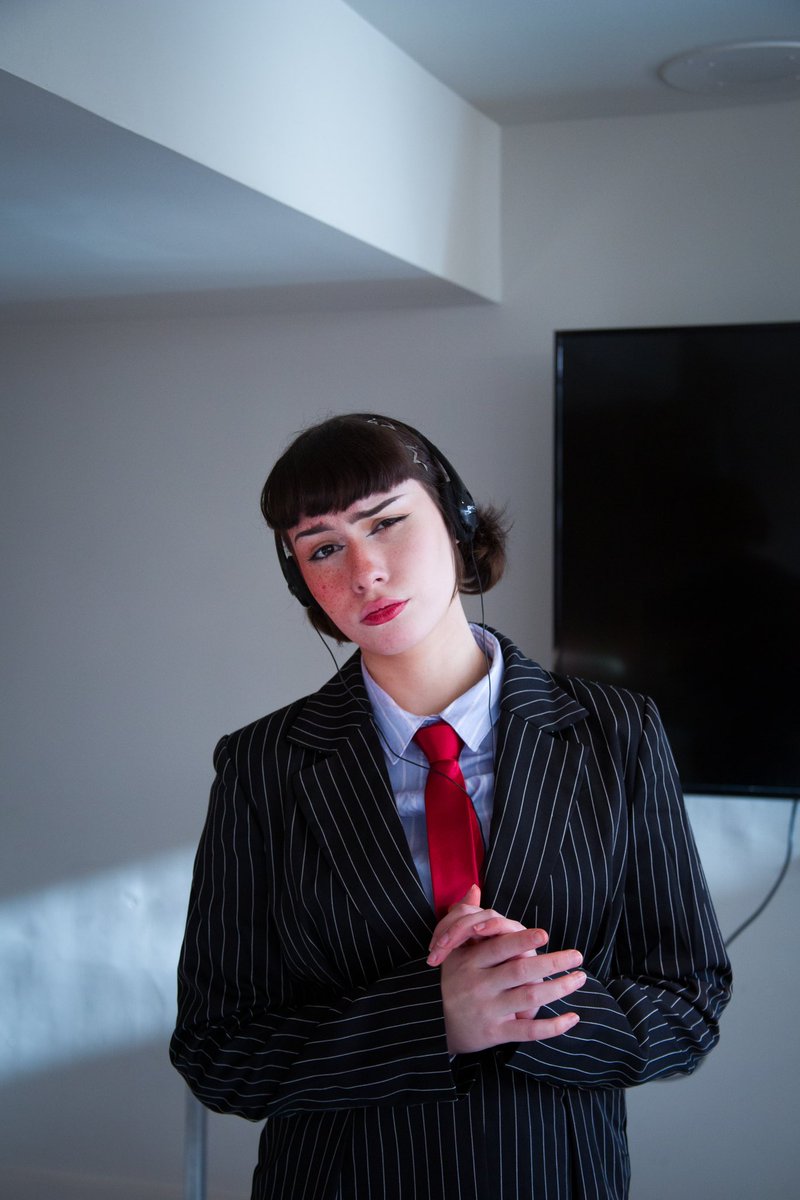 i have to return some videotapes 

#patrickbateman #cosplay #patrickbatemancosplay #cosplayer #americanpsycho