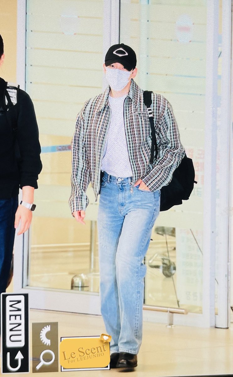 LeScent_le2jh's tweet photo. 2024.04.14 GVA-ICN ์
๊ตญ PRE๐
#์ด์คํธ #LEEJUNHO #์คํธ #JUNH https://t.co/eD4GBox8TG