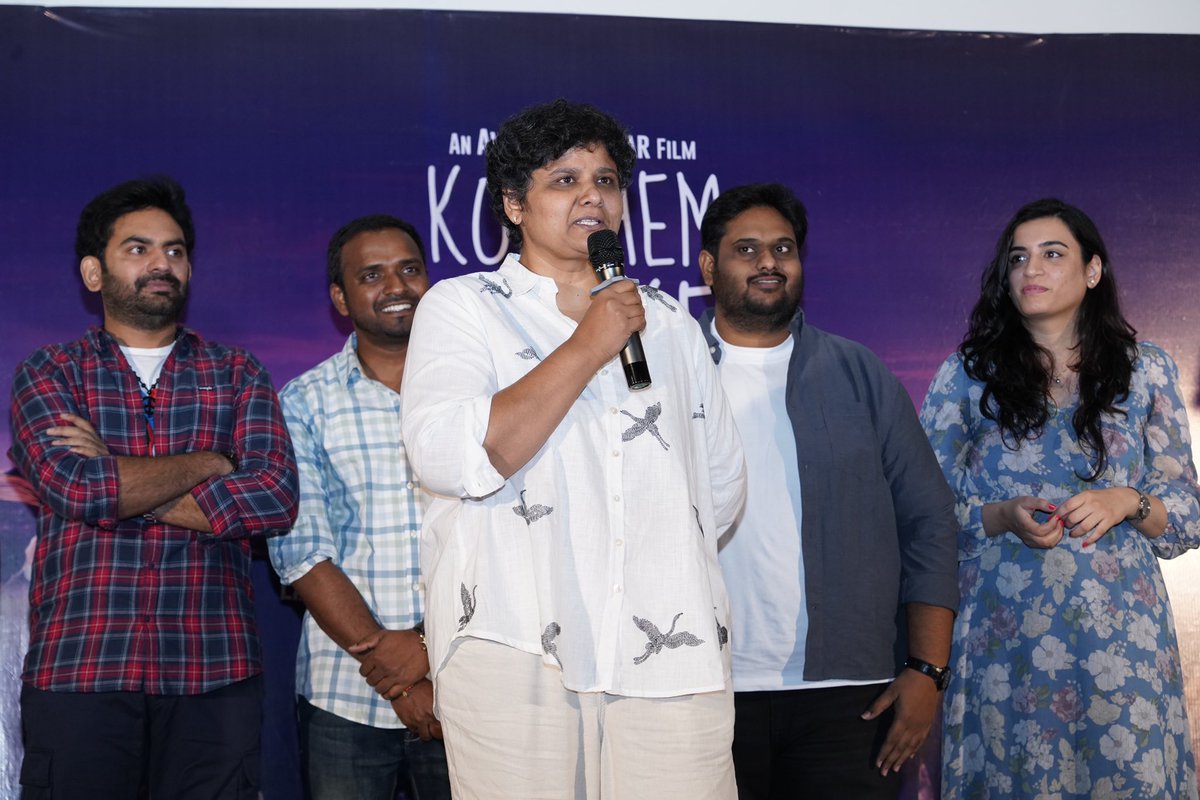 AbimanaTheatre's tweet photo. Konchem Hatke release date press meet! Thank you #nandinireddy garu for being our chief guest. Means a lot to us:)
#konchemhatke in theatres on April 26th! https://t.co/fFE0IskNdl
