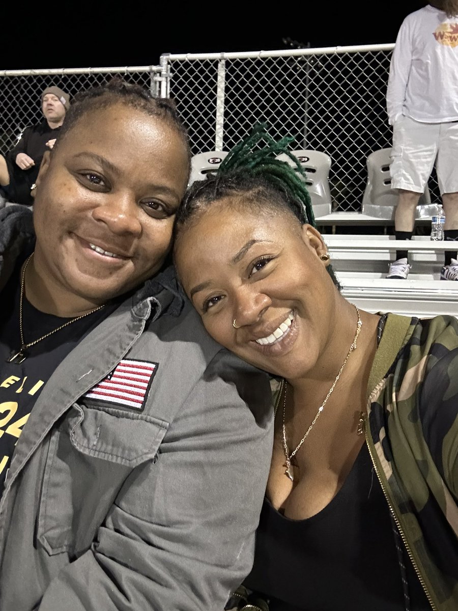 sportytechspice's tweet photo. Supporting the women on the field tonight 🔥 @LVSilverStars @lalegendsfball @wnfcfootball #WNFCproud https://t.co/soxiVZqa0i