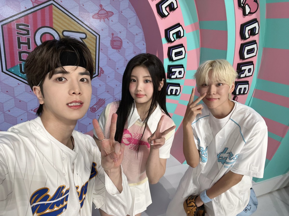 불가능은 없다고 예고한 대로 
(っ'-')╮=͟͟͞͞♡
팬심에 돌직구와 강스매시 날리고 간
돌자님👑ྀི과 원희 공주🐣ྀི
함께해 주셔서 다시 한번 감사합니다〰️ 
또 놀러 오세요♡
 
#THEBOYZ #더보이즈 #영훈
<a href="/IST_THEBOYZ/">더보이즈(THE BOYZ)</a>
#RIIZE #라이즈 #은석 @riize_official
#ILLIT #아일릿 #원희 <a href="/ILLIT_official/">ILLIT official</a>