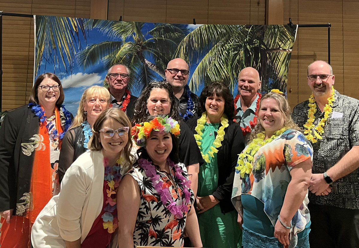 Holly Zurak tweet media