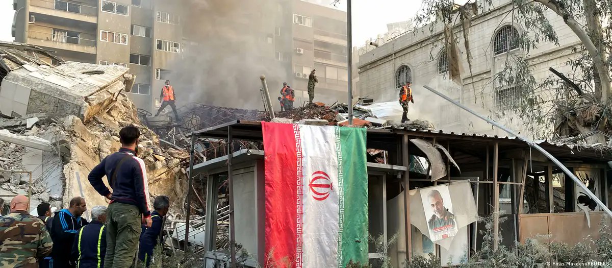 ManifiestoAnti1's tweet photo. Tercera Guerra Mundial:

Acto 1: Israel viola espacio aéreo sirio y bombardea Damasco. El mundo guardó silencio.

Acto 2: Israel bombardea el consulado iraní violando normas internacionales y asesina a 7 personas. El mundo guarda silencio. https://t.co/xpvJT2Qs8p