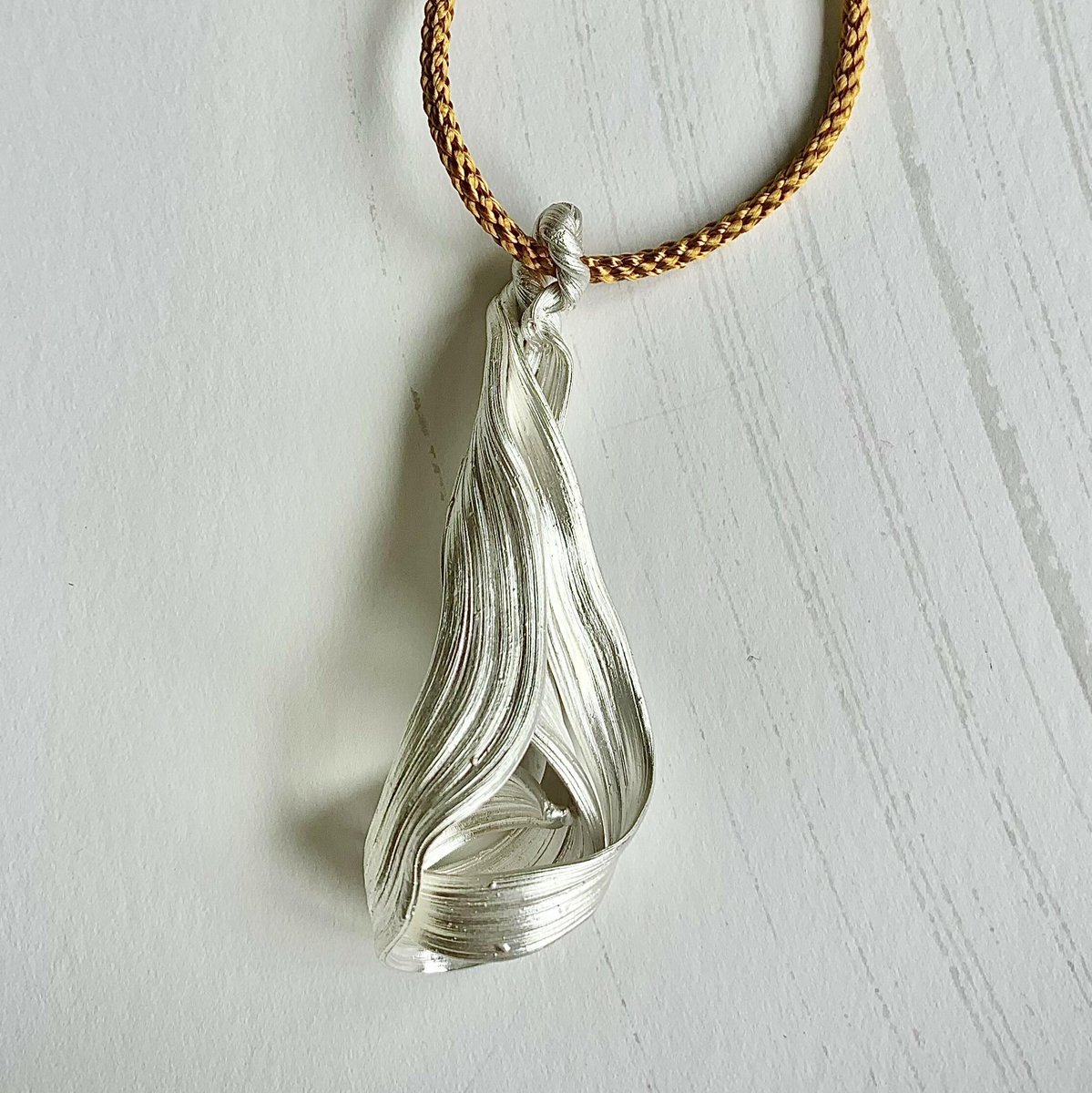 Today’s 'Pic of the Day' is a silver pendant by jeweller Kumiko Kihara (Artweeks listing 184; artweeks.org/v/kumiko-kihar…). She is exhibiting during the Oxford city week of the festival (11th-19th May). See more great art and plan venues to visit at artweeks.org