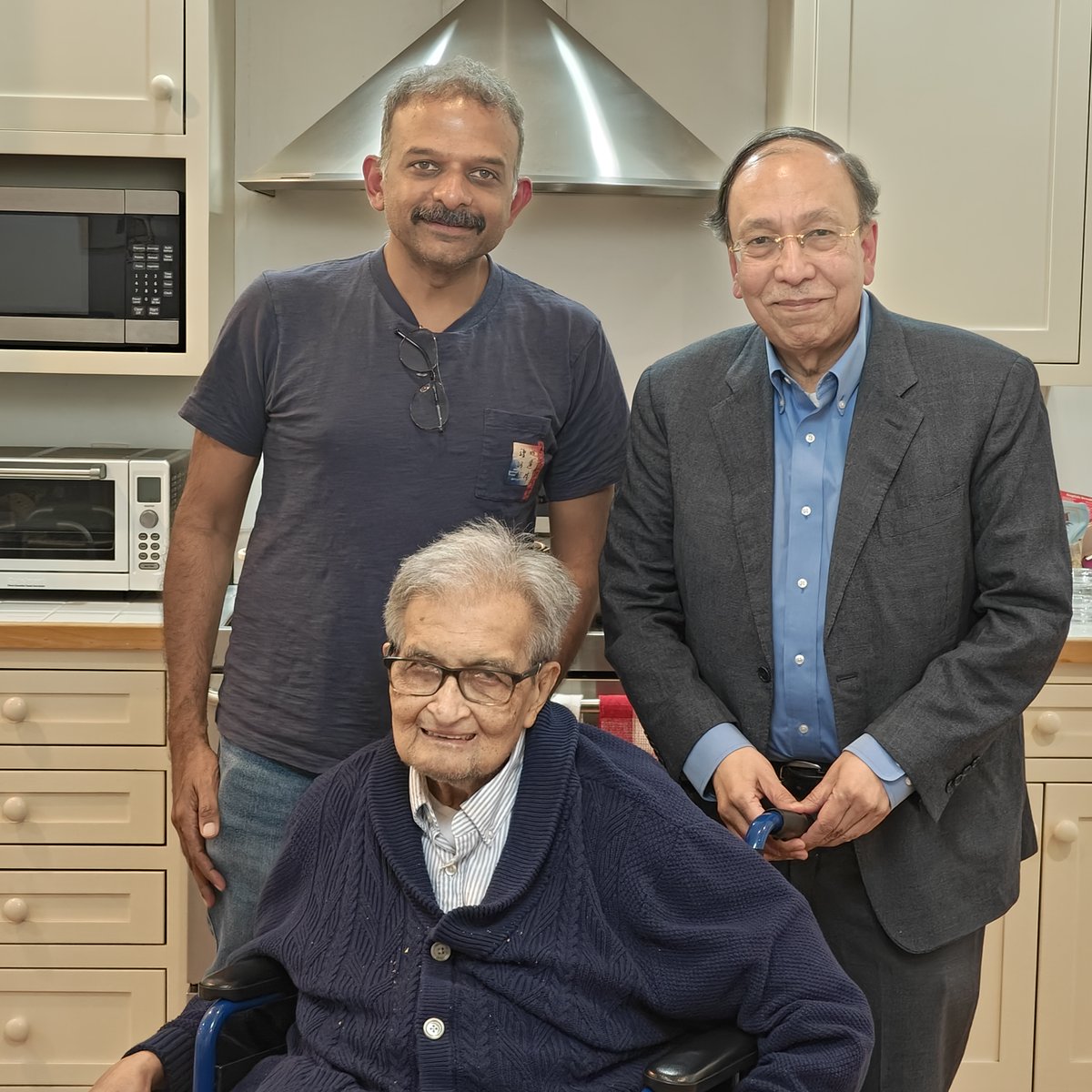 A visit to Cambridge (Mass) has always included an evening with Amartya-babu. It was wonderful to spend time with him and the ever illuminating @BoseSugata . In the times we live in, when compassion seems to have gone into hiding, Amartya-babu reminds us of that simple quality!