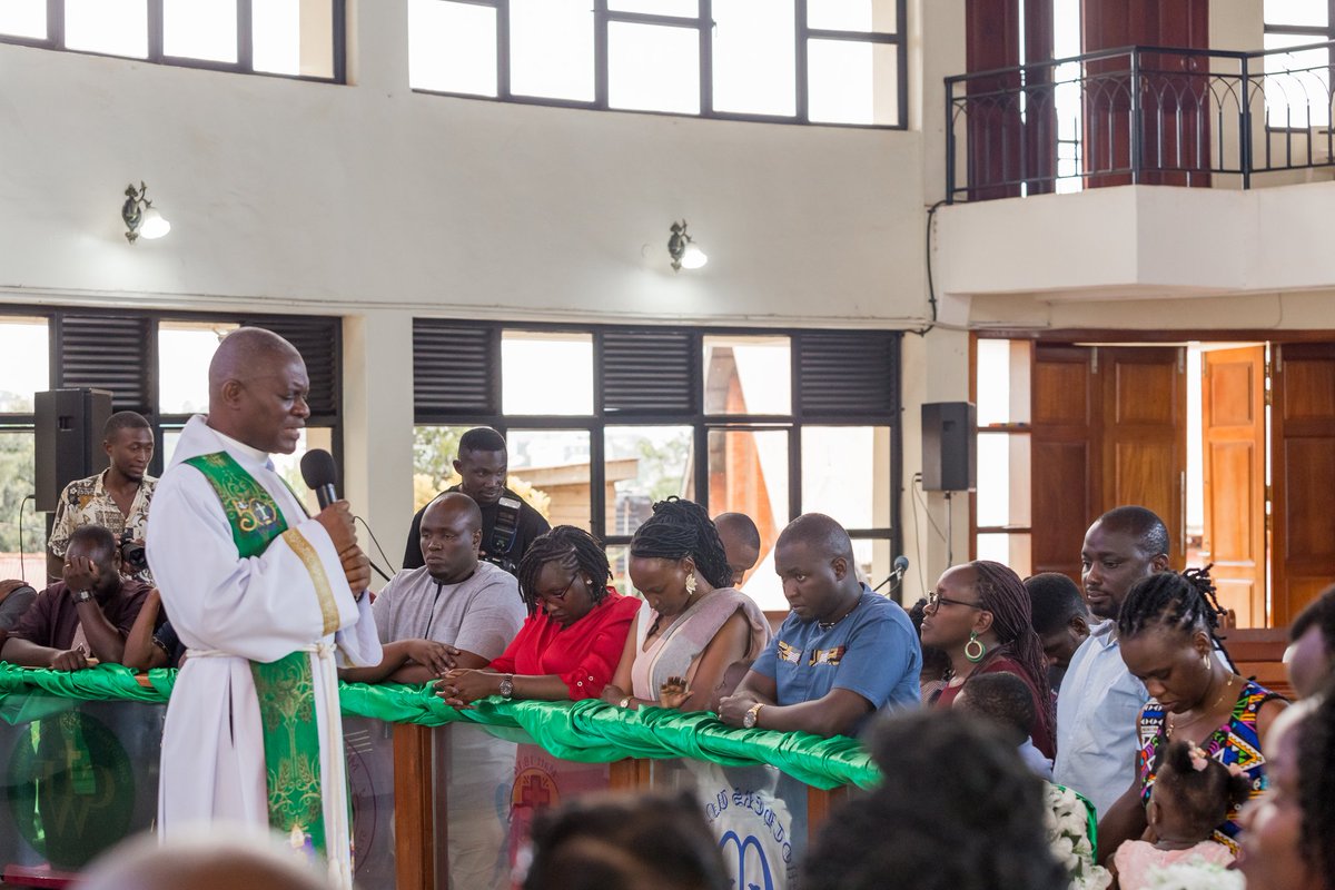 It's a Sunday.
Let's us go to church
<a href="/VacMediaUG/">VacMedia</a>
