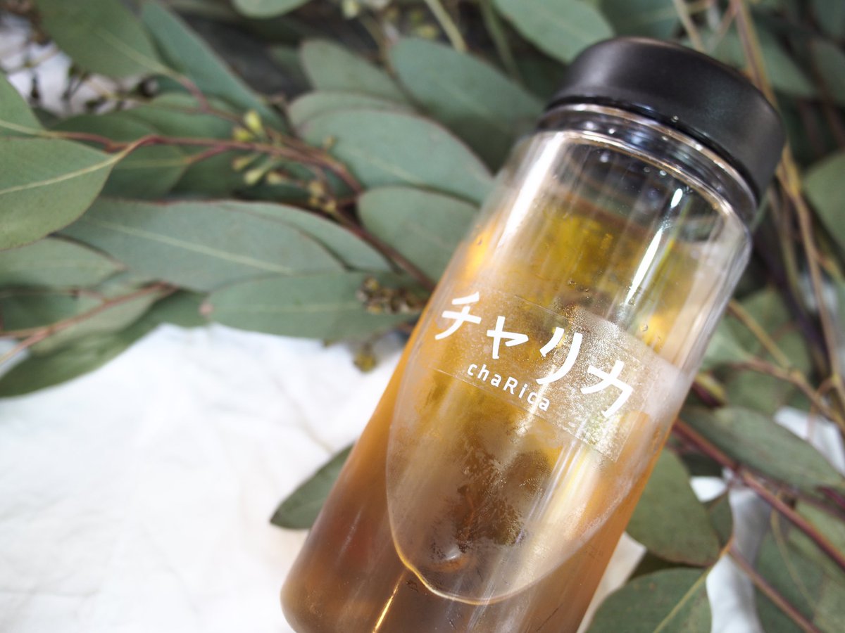 sin_brass's tweet photo. 階段を登るとモッコウバラの海
ほの甘い香りがずっとしていて気持ちいいです

ボトルでチャリカさんのフルーツティー🍇

#にじいろ市
@nijiilo1 https://t.co/uULg92XG2G