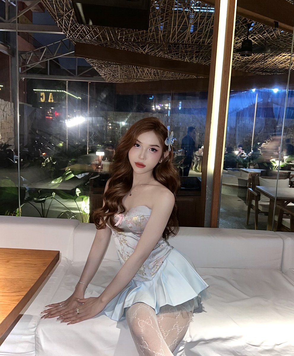 KhuCt2's tweet photo. Người mà mình muốn làm tình 
Cứ vô hình xem mình là bạn 🥺 https://t.co/M9RTFdVZxk