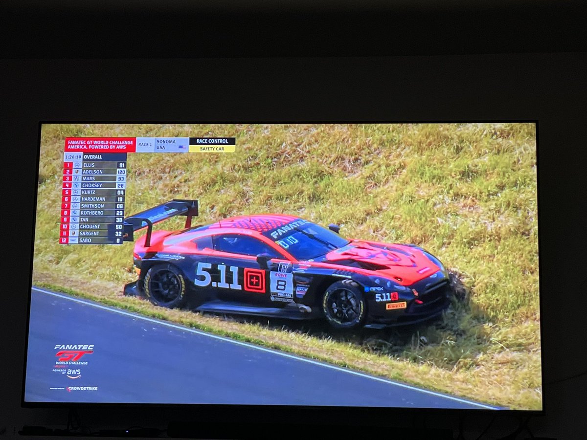 FreZNutZ1's tweet image. I just don’t understand this. @fanatec top racing team and this happens on lap 1? #DriverFail