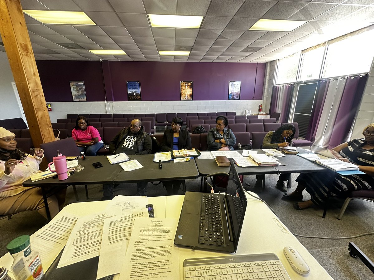 AscendingPlace's tweet photo. Awesome Teaching on Saturday in Ascension Leadership Intensive. #KOGBT #GetInTheGlory https://t.co/1FqD8Tw86Y