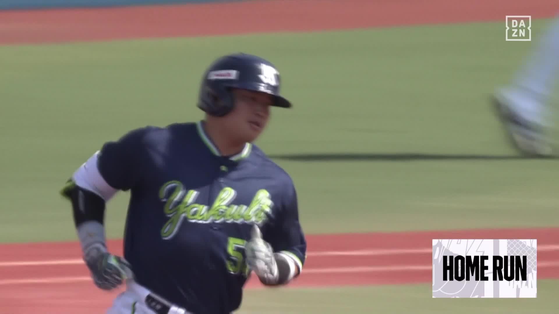 エポック ワン【村上宗隆】プロ野球タイ記録となる4打席連続本塁打（22.8.2） 村上宗隆がプロ野球タイの4打席連続本塁打 史上14人目、25年ぶり
