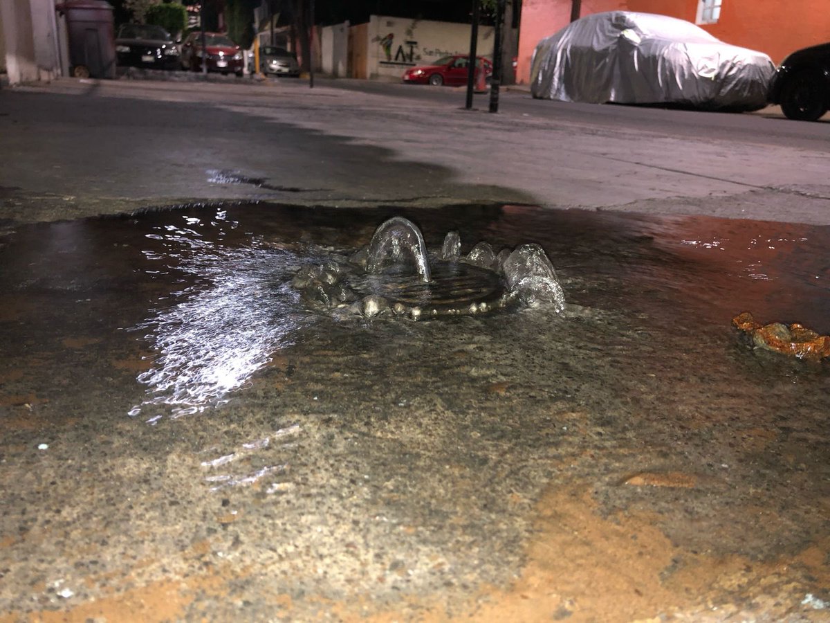 letylimon76's tweet photo. Atn @Sacmex favor de atender Fuga de Agua en Talmiscle 27 colonia San Pedro Apóstol @TlalpanAl https://t.co/7HgAcuvwcX
