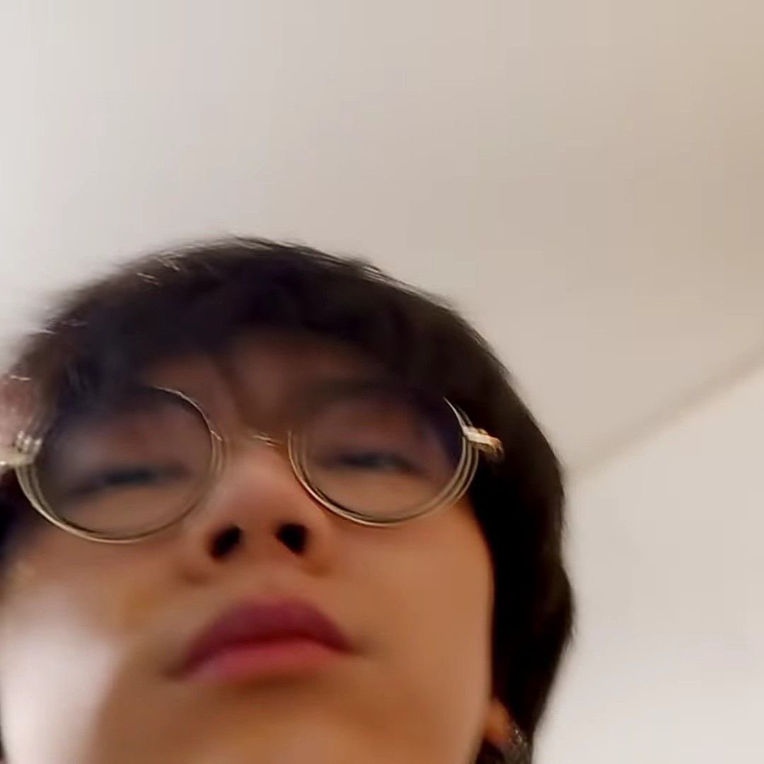 “โยมทำไรอยู่ ไม่ตอบหลวงพี่เลย งอนพระมันบาปนะ”