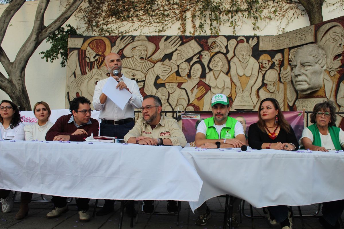 Fer_MercadoG's tweet photo. Con los #EncuentrosParaLaTransformsción, #MorenaLlegaráAContreras 📝

Hoy en la Plaza Santa Teresa en 𝐋𝐚 𝐌𝐚𝐠𝐝𝐚𝐥𝐞𝐧𝐚 𝐂𝐨𝐧𝐭𝐫𝐞𝐫𝐚𝐬 presentamos las propuestas para el plan de gobierno en nuestra alcaldía. 

Serán 8 ejes que guiarán la política pública, como educación, seguridad, medio ambiente, agua entre otros, resultado del diálogo con los habitantes de Contreras. 

Este será un ejercicio permanente, las necesidades de las y los vecinos serán la prioridad de nuestro gobierno 💯 

Agradezco al coordinador de estos trabajos @baguilarc, a @MARdeQFB y a las y los dirigentes de las mesas temáticas. 

¡Qué gusto que nos hayan acompañado, Contreras es su casa amigxs @Eli_Mateos_CDMX @ChuchoSesmaPVEM! 🫶🏼