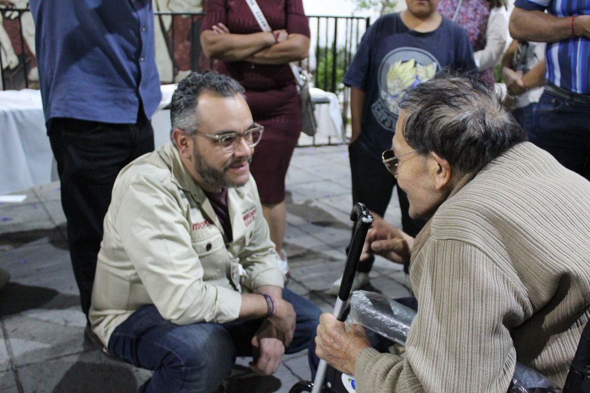 Fer_MercadoG's tweet photo. Con los #EncuentrosParaLaTransformsción, #MorenaLlegaráAContreras 📝

Hoy en la Plaza Santa Teresa en 𝐋𝐚 𝐌𝐚𝐠𝐝𝐚𝐥𝐞𝐧𝐚 𝐂𝐨𝐧𝐭𝐫𝐞𝐫𝐚𝐬 presentamos las propuestas para el plan de gobierno en nuestra alcaldía. 

Serán 8 ejes que guiarán la política pública, como educación, seguridad, medio ambiente, agua entre otros, resultado del diálogo con los habitantes de Contreras. 

Este será un ejercicio permanente, las necesidades de las y los vecinos serán la prioridad de nuestro gobierno 💯 

Agradezco al coordinador de estos trabajos @baguilarc, a @MARdeQFB y a las y los dirigentes de las mesas temáticas. 

¡Qué gusto que nos hayan acompañado, Contreras es su casa amigxs @Eli_Mateos_CDMX @ChuchoSesmaPVEM! 🫶🏼